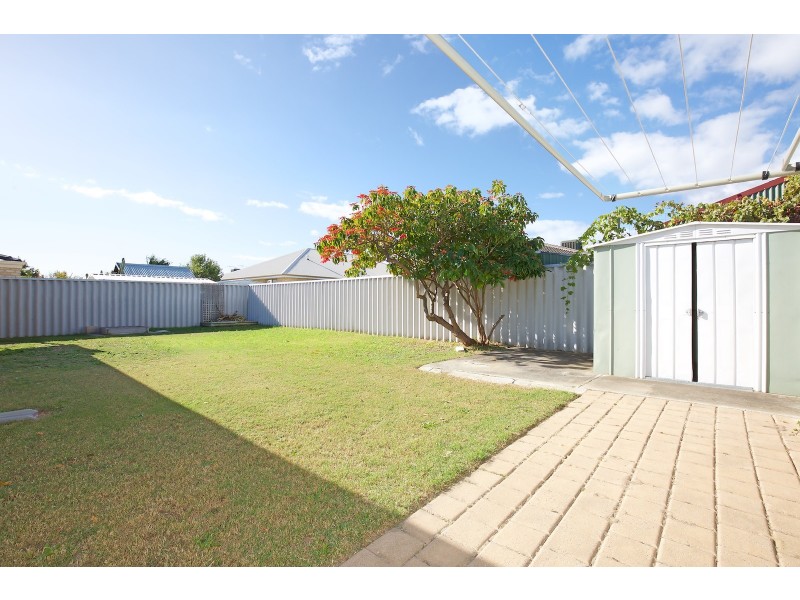 8 Colville Street, Waikiki WA 6169