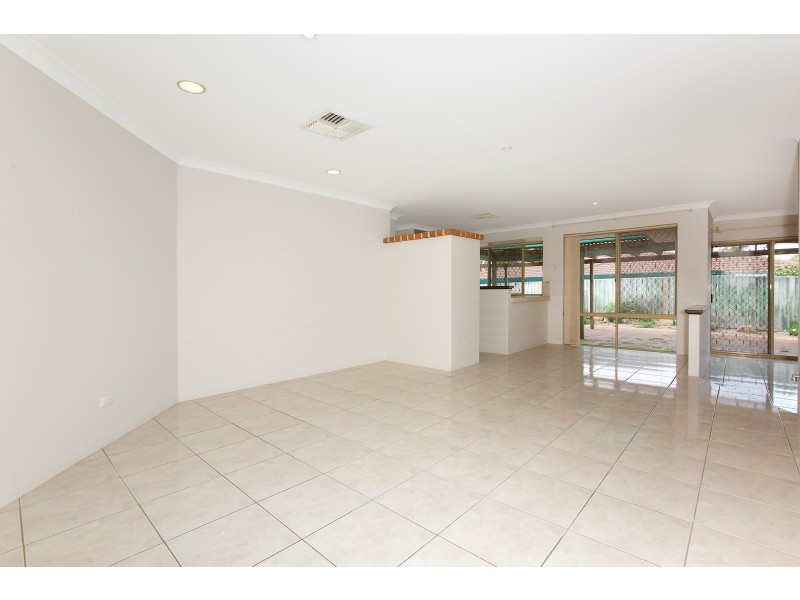 5 Rochester Way, Meadow Springs WA 6210