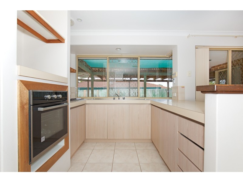 5 Rochester Way, Meadow Springs WA 6210