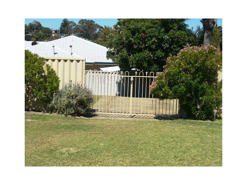 2A Grange Court, Halls Head WA 6210