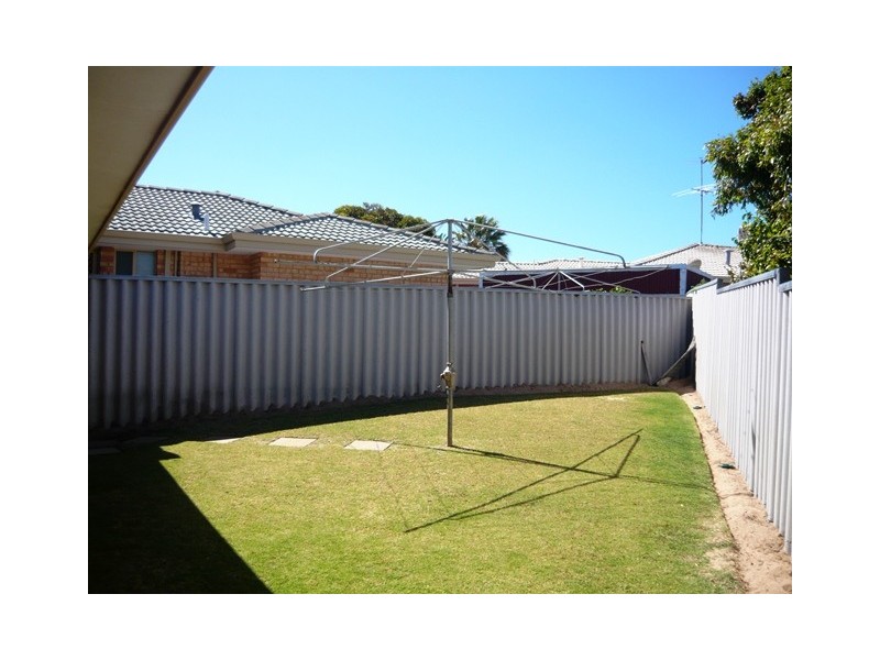 2A Grange Court, Halls Head WA 6210