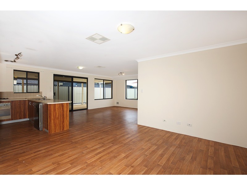 20 Sugarbush Way, Meadow Springs WA 6210