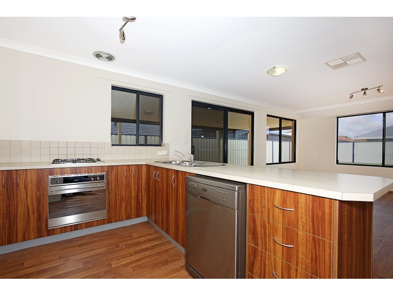 20 Sugarbush Way, Meadow Springs WA 6210