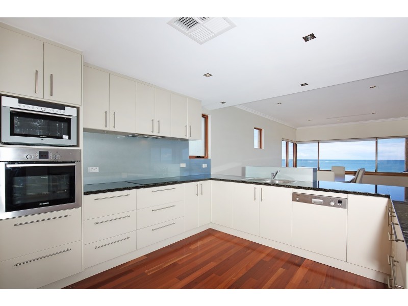 60 Ronsard Drive, San Remo WA 6210