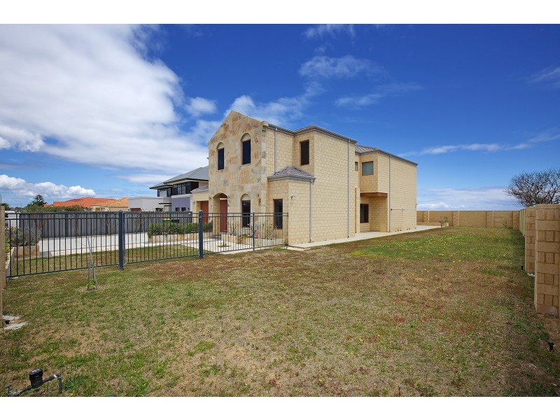 60 Ronsard Drive, San Remo WA 6210