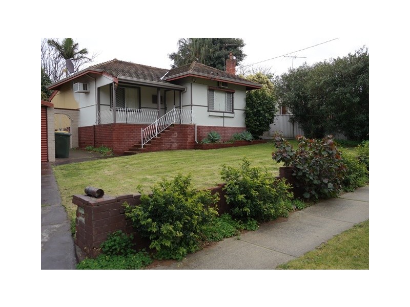 30 Brownell Crescent, Medina WA 6167