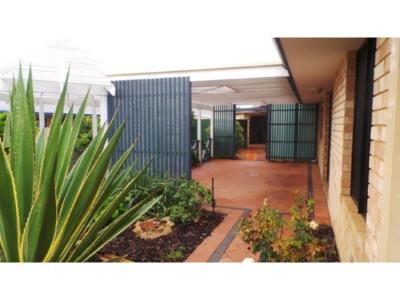 24 Daydream Plaza, Halls Head WA 6210