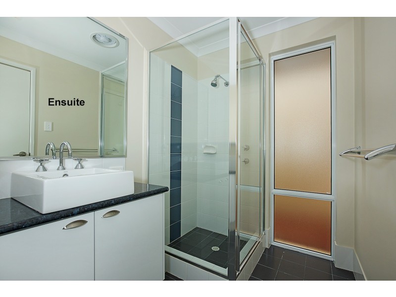 33 Kerkeri Heights, Lakelands WA 6180