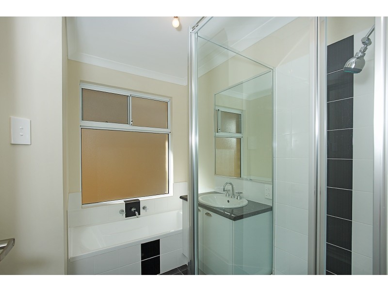 33 Kerkeri Heights, Lakelands WA 6180