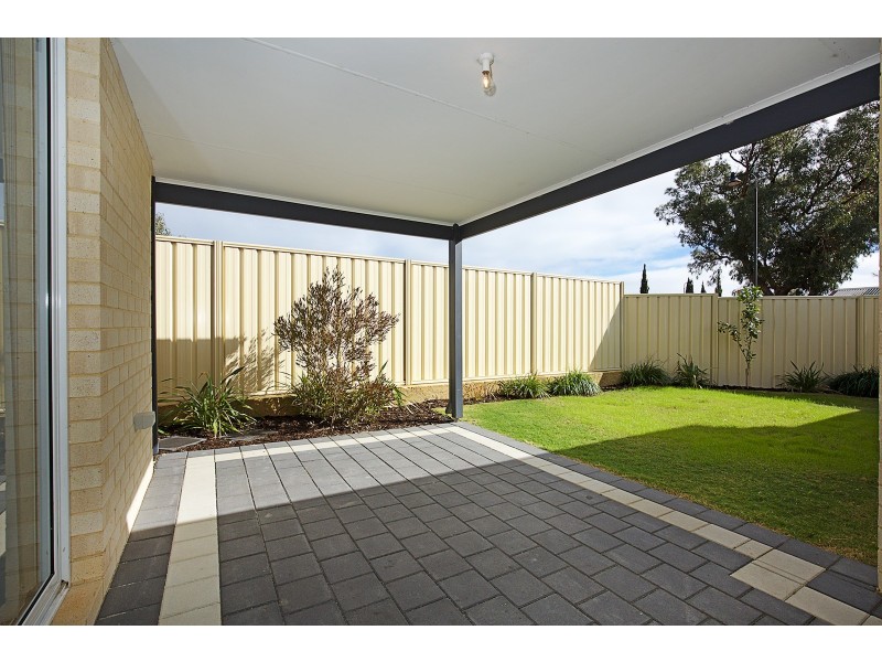 33 Kerkeri Heights, Lakelands WA 6180