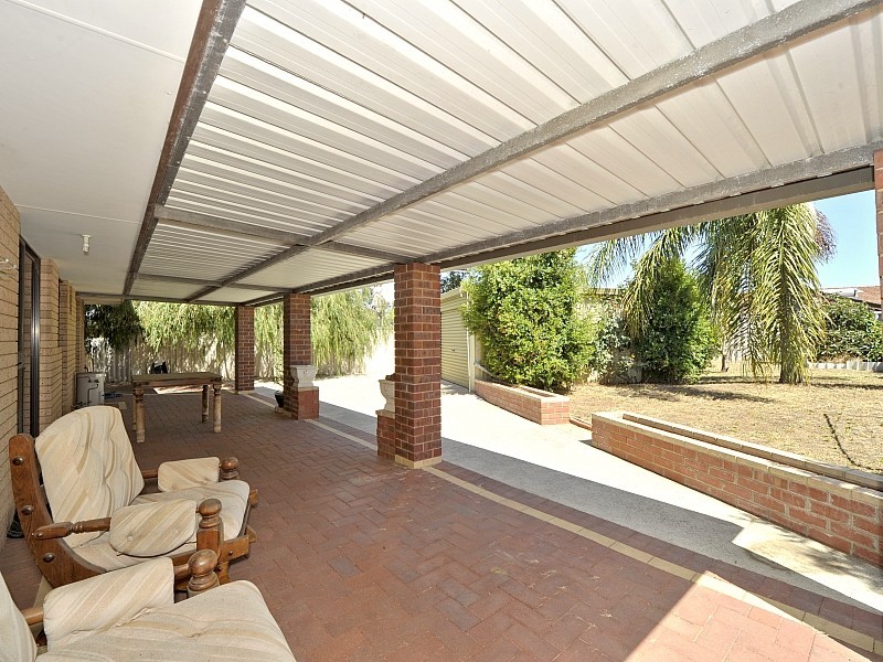 15 Satinash Rtt, Halls Head WA 6210