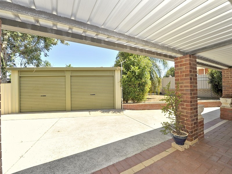 15 Satinash Rtt, Halls Head WA 6210