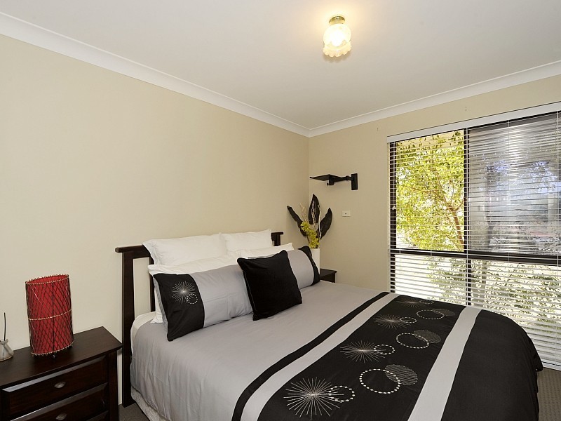 15 Satinash Rtt, Halls Head WA 6210