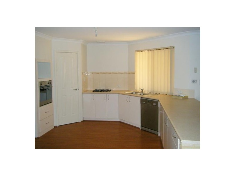 6 Sandbridge Way, Meadow Springs WA 6210