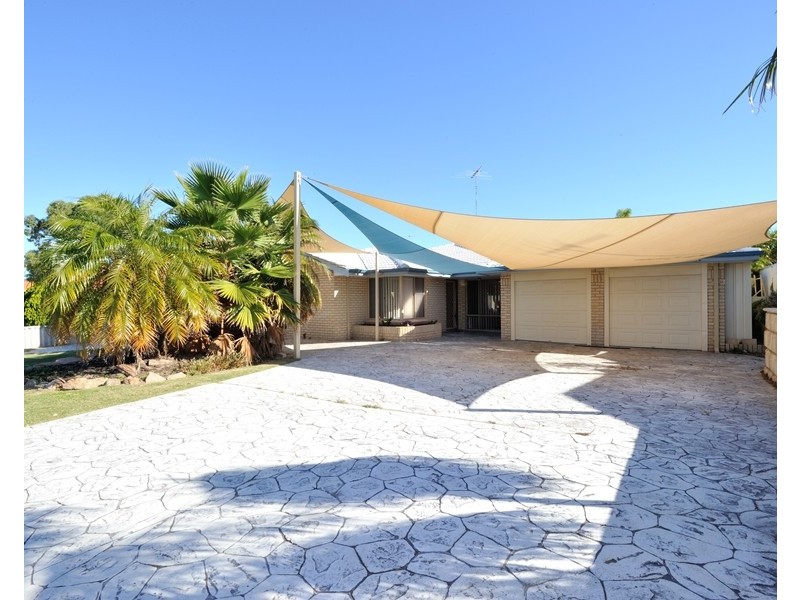 83 Portmarnock Circle, Halls Head WA 6210