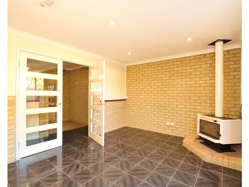 83 Portmarnock Circle, Halls Head WA 6210