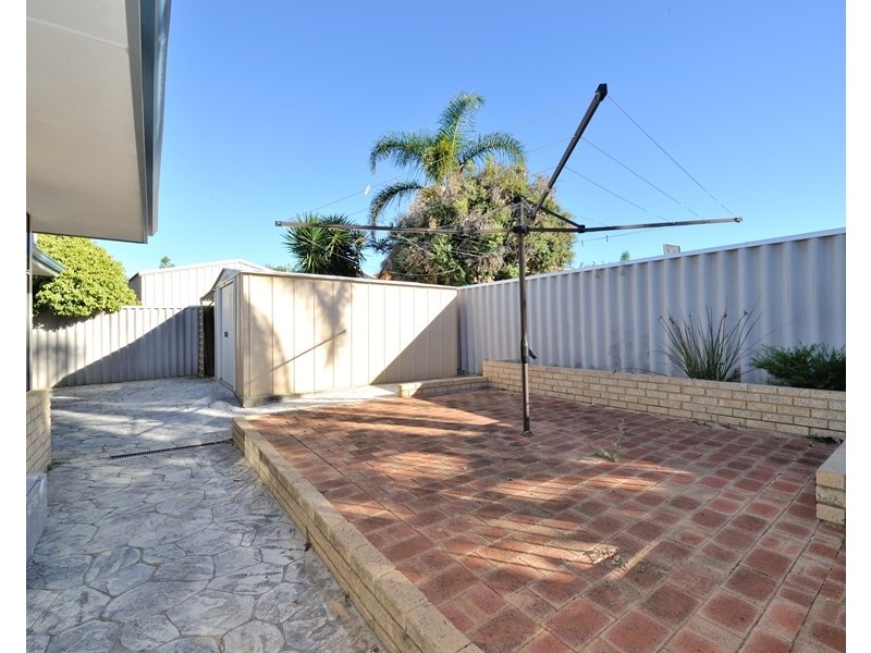 83 Portmarnock Circle, Halls Head WA 6210