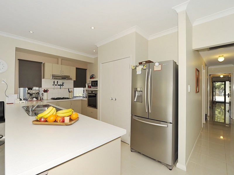 10 Spencer Lane, Meadow Springs WA 6210