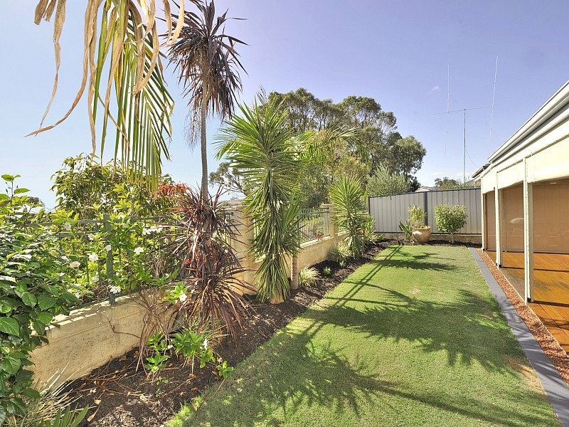 10 Spencer Lane, Meadow Springs WA 6210