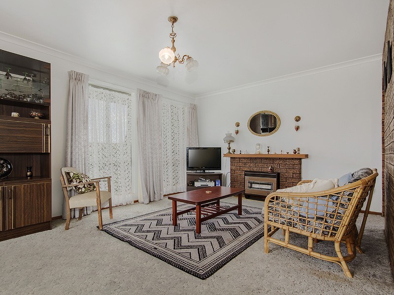 8 Kookerbrook Street, Dudley Park WA 6210