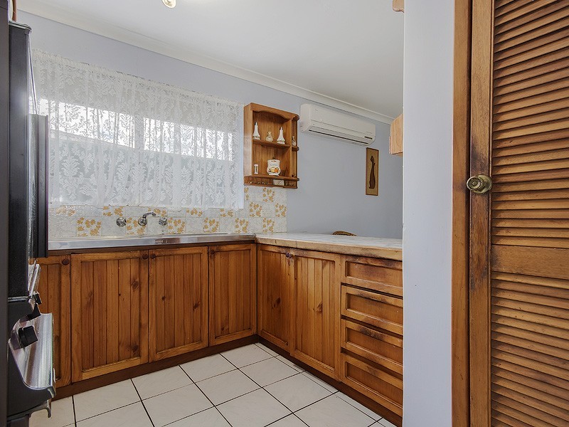 8 Kookerbrook Street, Dudley Park WA 6210