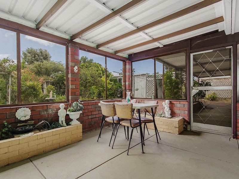 8 Kookerbrook Street, Dudley Park WA 6210