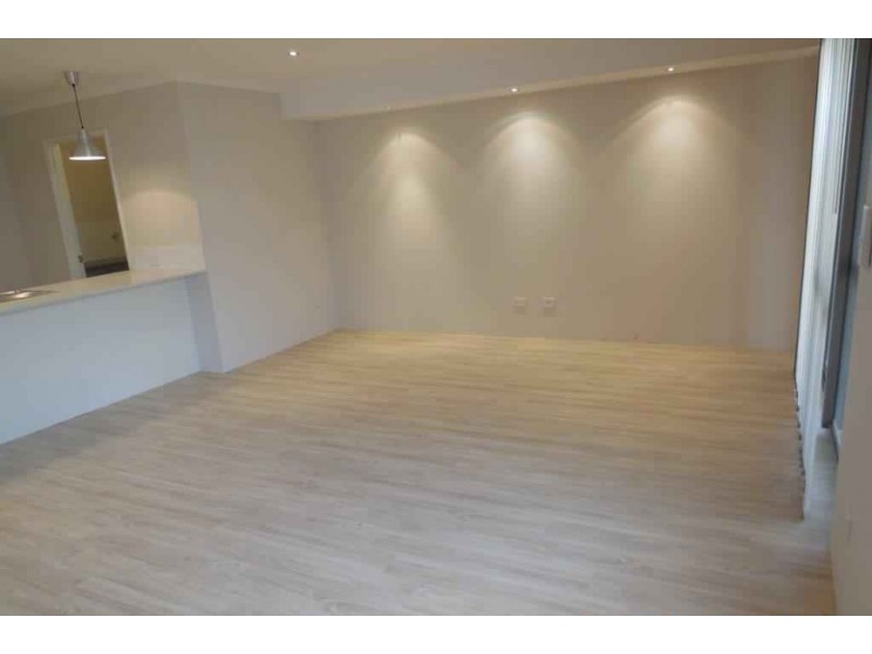 2/24 Ashwood Parkway, Lakelands WA 6180