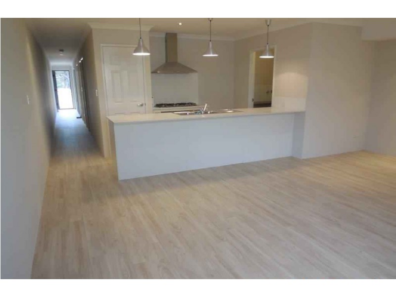 2/24 Ashwood Parkway, Lakelands WA 6180