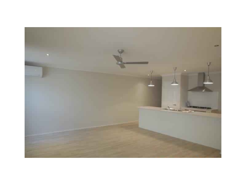 2/24 Ashwood Parkway, Lakelands WA 6180