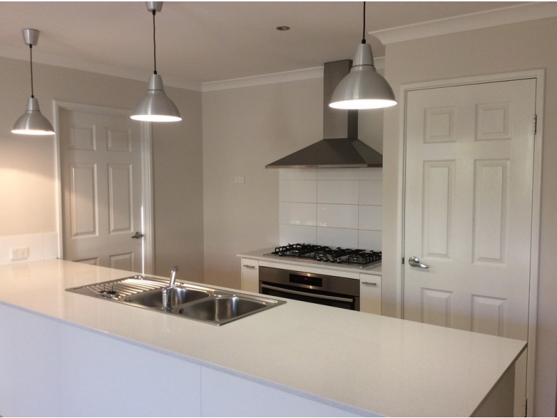 2/24 Ashwood Parkway, Lakelands WA 6180