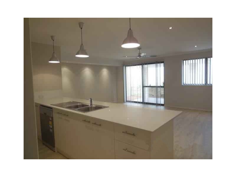 2/24 Ashwood Parkway, Lakelands WA 6180