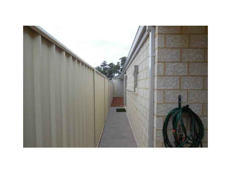 2/24 Ashwood Parkway, Lakelands WA 6180