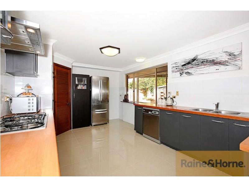 18 Melaleuca Terrace, Halls Head WA 6210