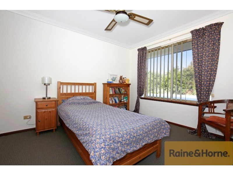 18 Melaleuca Terrace, Halls Head WA 6210