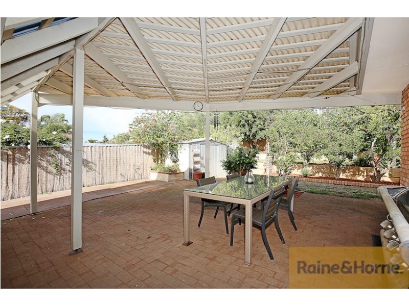 18 Melaleuca Terrace, Halls Head WA 6210