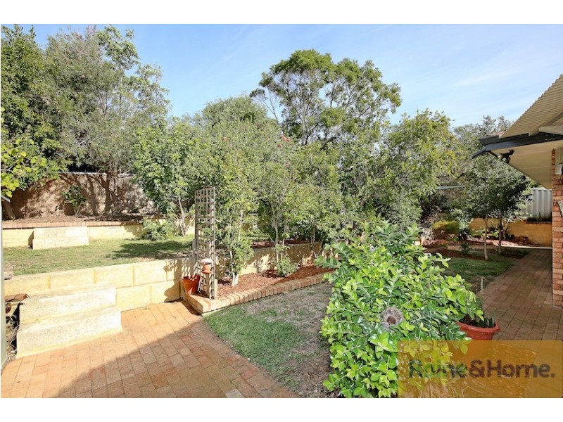 18 Melaleuca Terrace, Halls Head WA 6210