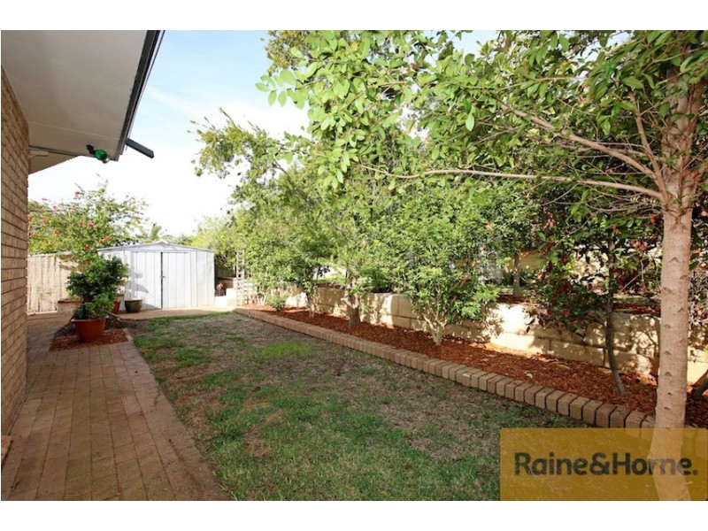 18 Melaleuca Terrace, Halls Head WA 6210