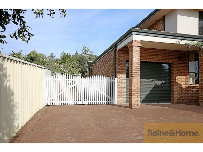 18 Melaleuca Terrace, Halls Head WA 6210