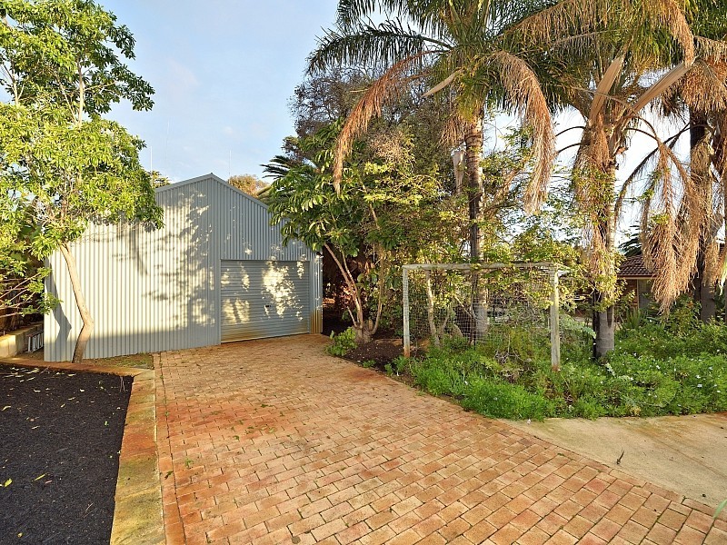 19 Elderberry Circle, Halls Head WA 6210