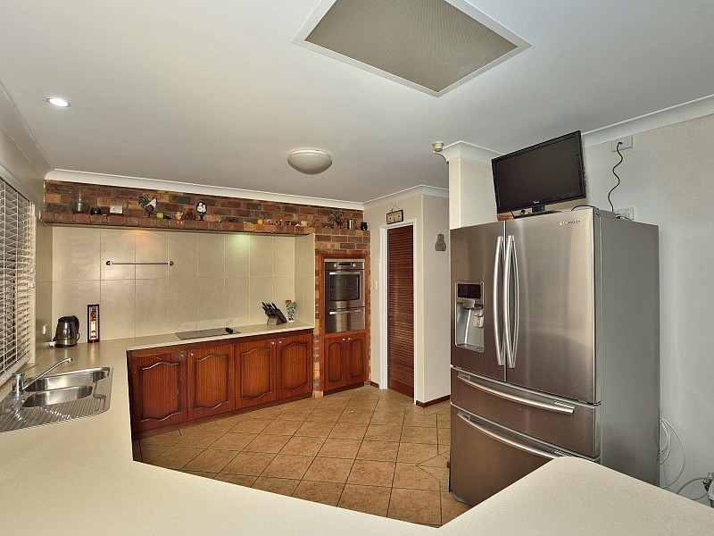 19 Elderberry Circle, Halls Head WA 6210