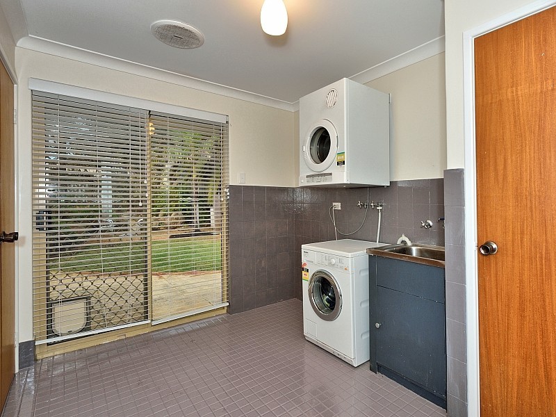 19 Elderberry Circle, Halls Head WA 6210