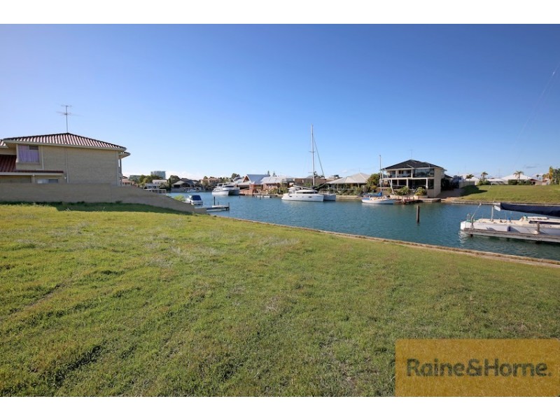 29 Cambria Island Retreat, Halls Head WA 6210