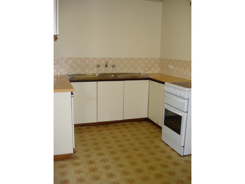 8/35A Halls Head Parade, Halls Head WA 6210