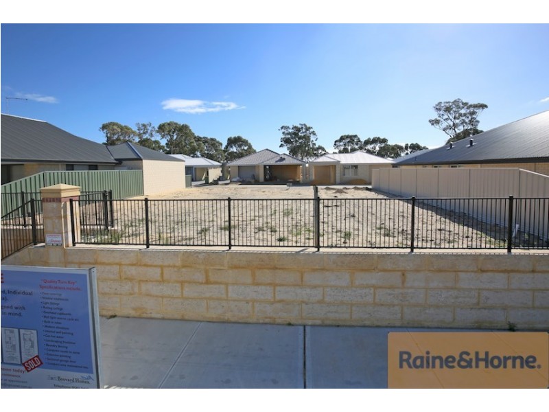 51 Ravendale Drive, Dudley Park WA 6210