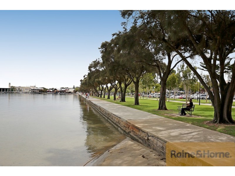 7 Foulkes Place, Mandurah WA 6210