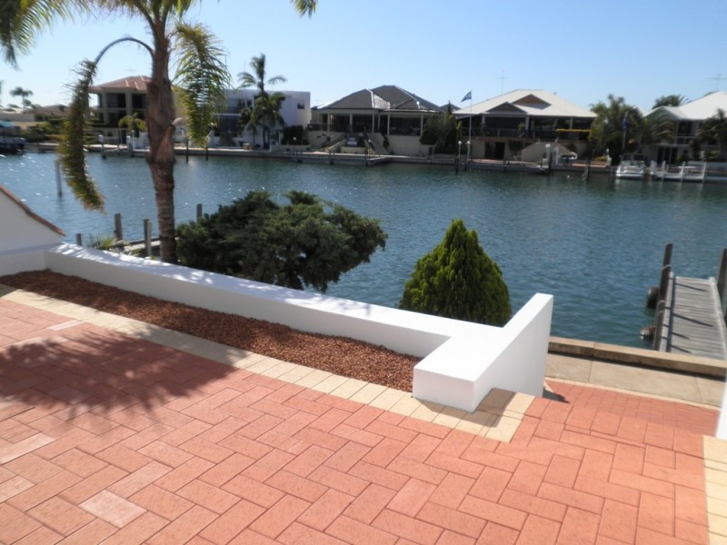 3/20 Baruna Court, Halls Head WA 6210