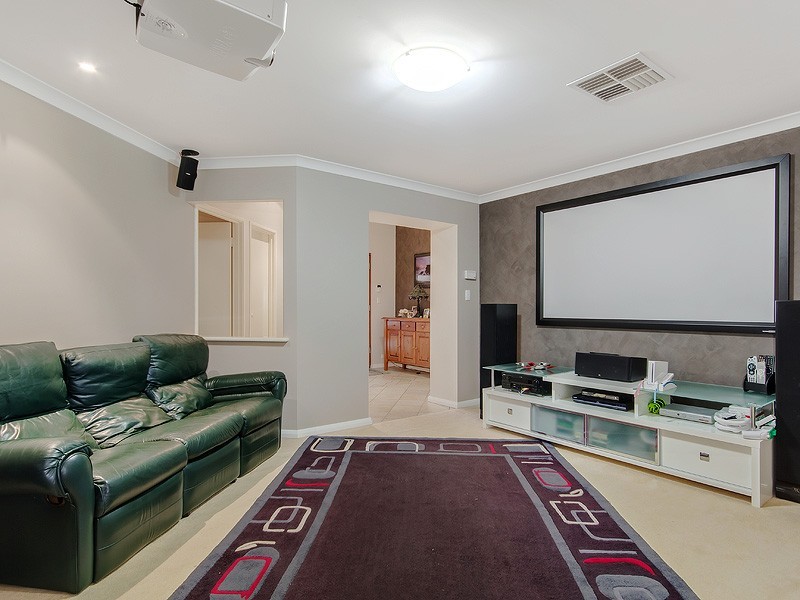 11 Midsummer Circle, Pinjarra WA 6208