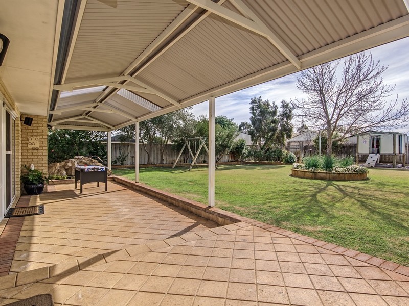 11 Midsummer Circle, Pinjarra WA 6208