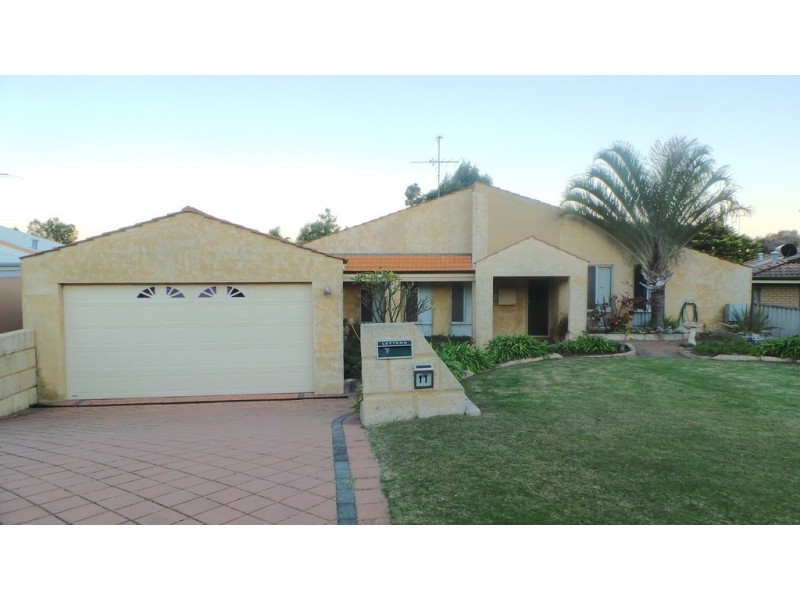 11 Carina Circle, Halls Head WA 6210