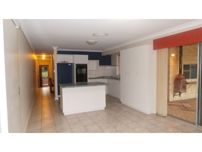 11 Carina Circle, Halls Head WA 6210